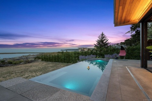 9046 Clarkson Ave, Black Creek, BC 