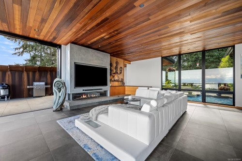 9046 Clarkson Ave, Black Creek, BC 
