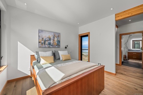 9046 Clarkson Ave, Black Creek, BC 