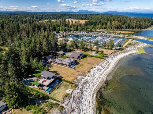 9046 Clarkson Ave, Black Creek, BC 