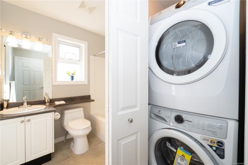 #4-601 Nelson St, Esquimalt, BC 