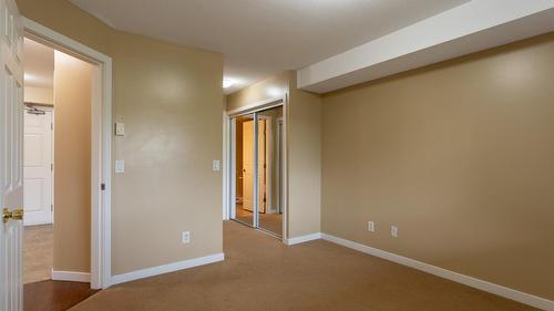 306-135 Ziprick Road, Kelowna, BC 