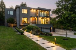 374 Sunset Ave Oak Bay, BC V8S 4L2