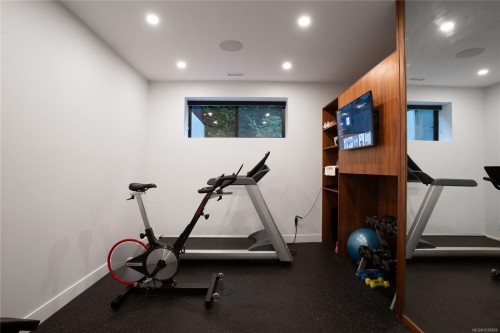 374 Sunset Ave, Oak Bay, BC 