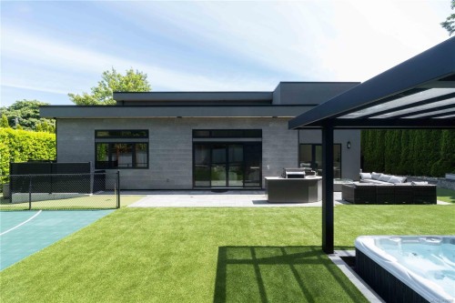 374 Sunset Ave, Oak Bay, BC 