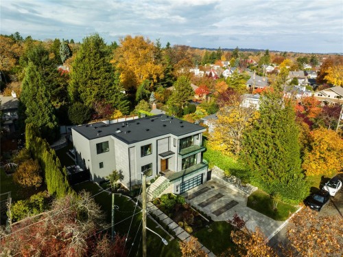 374 Sunset Ave, Oak Bay, BC 