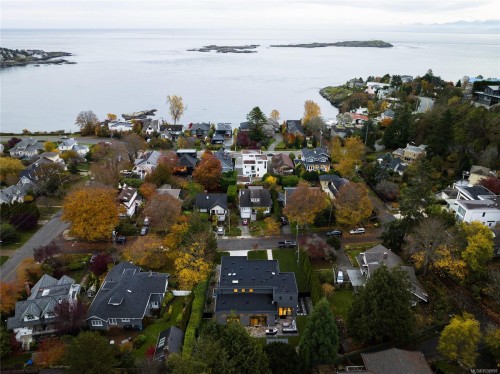 374 Sunset Ave, Oak Bay, BC 