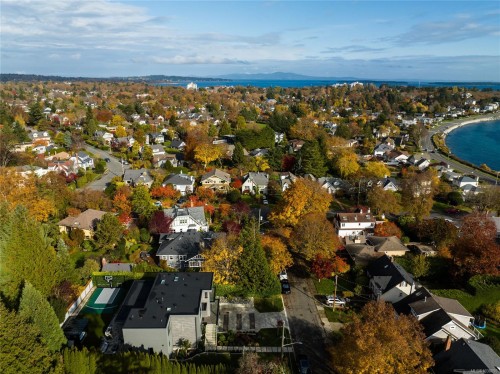 374 Sunset Ave, Oak Bay, BC 