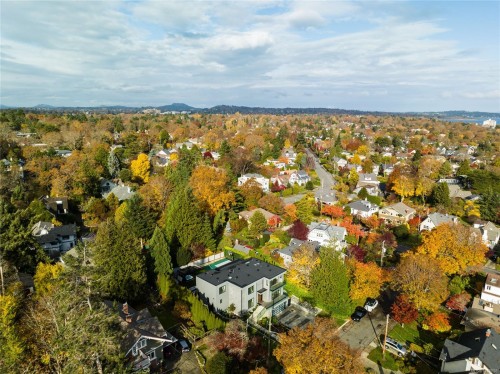 374 Sunset Ave, Oak Bay, BC 