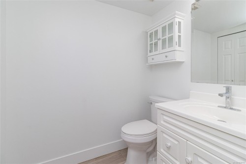 #310-73 Gorge Rd West, Saanich, BC 