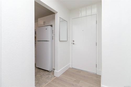 #310-73 Gorge Rd West, Saanich, BC 