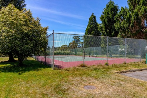 #310-73 Gorge Rd West, Saanich, BC 