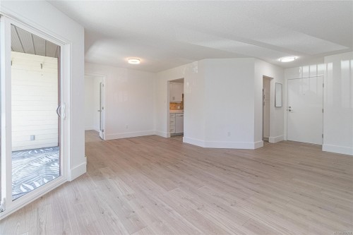 #310-73 Gorge Rd West, Saanich, BC 