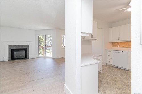 #310-73 Gorge Rd West, Saanich, BC 