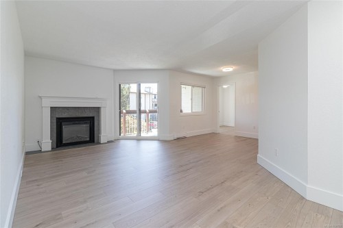 #310-73 Gorge Rd West, Saanich, BC 