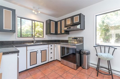 484 Goldstream Ave, Langford, BC 