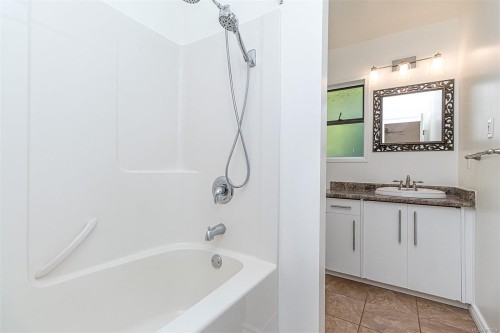 484 Goldstream Ave, Langford, BC 