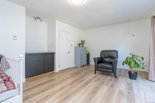 484 Goldstream Ave, Langford, BC 
