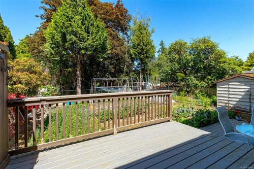 484 Goldstream Ave, Langford, BC 