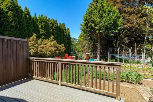 484 Goldstream Ave, Langford, BC 