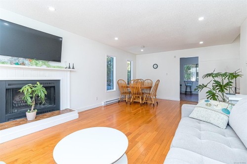 484 Goldstream Ave, Langford, BC 