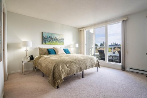 #306-5110 Cordova Bay Rd, Saanich, BC - Indoor Photo Showing Bedroom