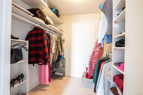 #306-5110 Cordova Bay Rd, Saanich, BC - Indoor With Storage