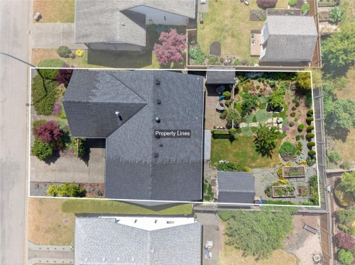 3305 Ninth St, Cumberland, BC 