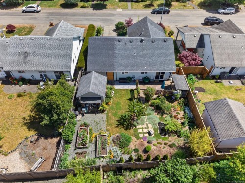 3305 Ninth St, Cumberland, BC 