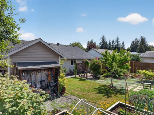 3305 Ninth St, Cumberland, BC 