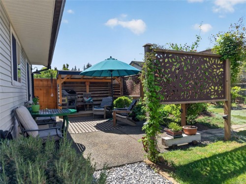3305 Ninth St, Cumberland, BC 