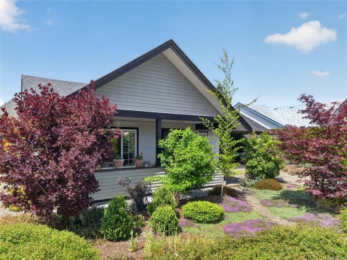 3305 Ninth St, Cumberland, BC 