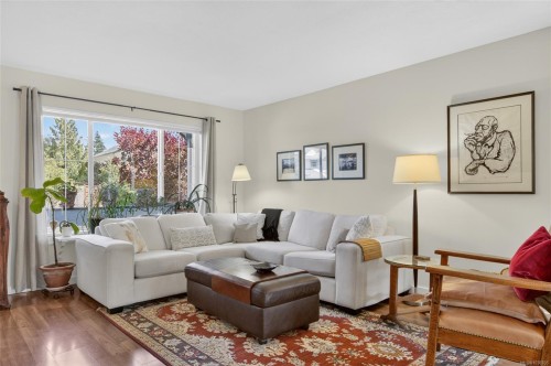 3305 Ninth St, Cumberland, BC 