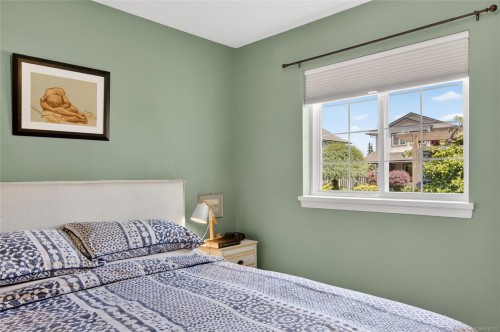 3305 Ninth St, Cumberland, BC 