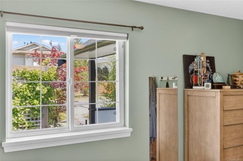 3305 Ninth St, Cumberland, BC 