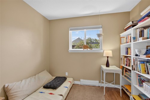 3305 Ninth St, Cumberland, BC 