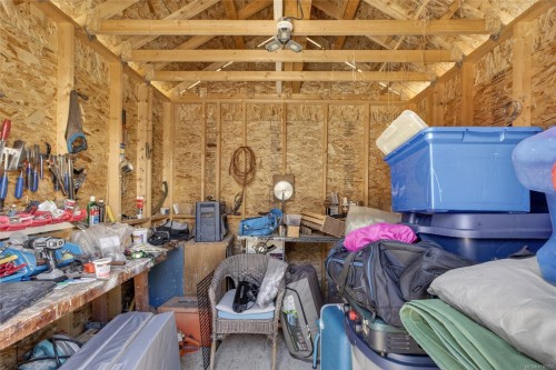 3305 Ninth St, Cumberland, BC 