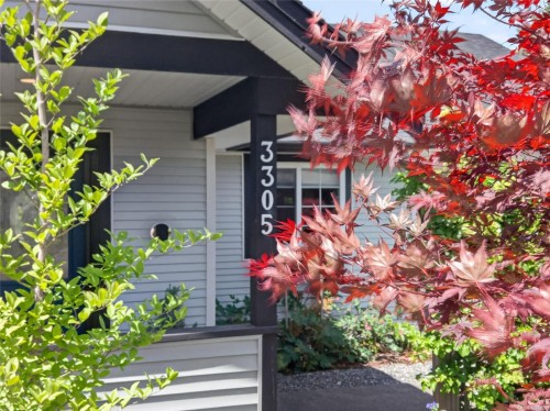 3305 Ninth St, Cumberland, BC 