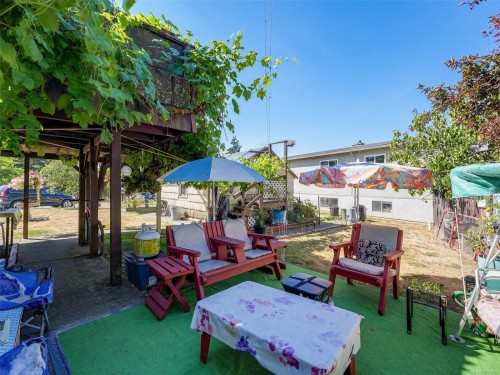 8 Camden Ave, View Royal, BC 