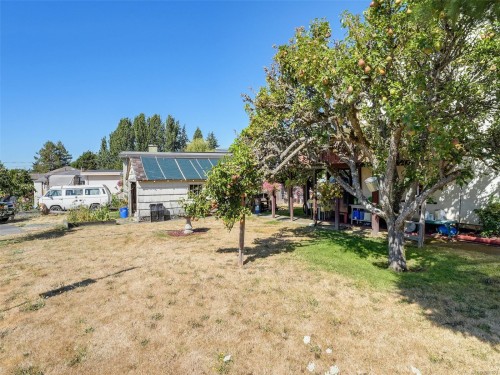 8 Camden Ave, View Royal, BC 