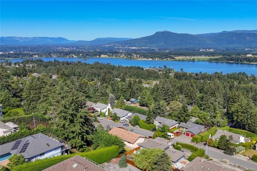 1398 Haida Rd, Duncan, BC 