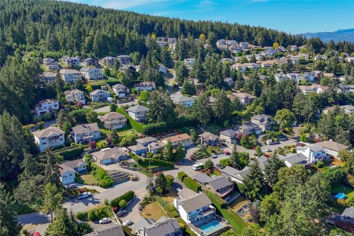 1398 Haida Rd, Duncan, BC 