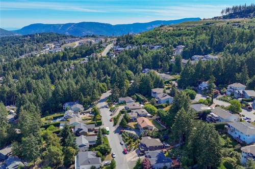 1398 Haida Rd, Duncan, BC 