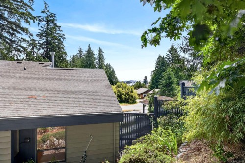 102 Village Terr, Salt Spring, BC 