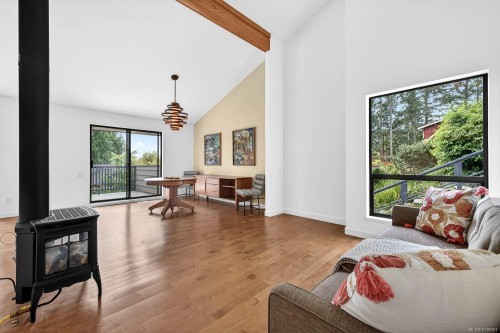 102 Village Terr, Salt Spring, BC 