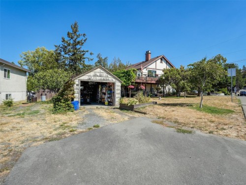 8 Camden Ave, View Royal, BC 