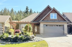 762 West Ridge Way Qualicum Beach, BC V9K 0A9