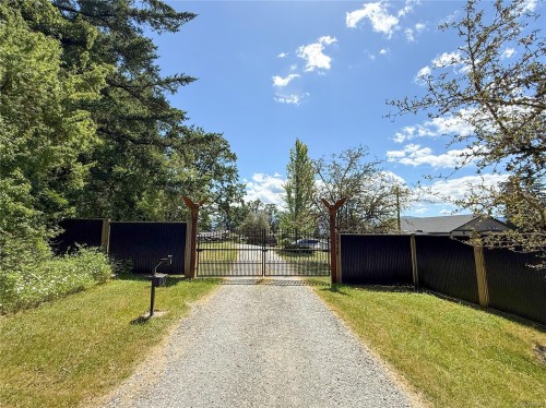 2440 Roome Rd, Duncan, BC 