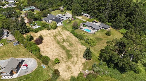 2440 Roome Rd, Duncan, BC 