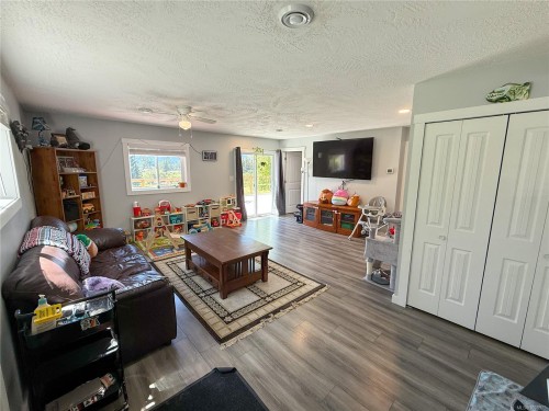2440 Roome Rd, Duncan, BC 